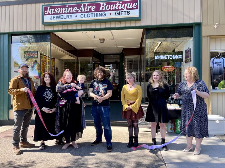 Jasmine-Aire Boutique celebrates grand re-opening